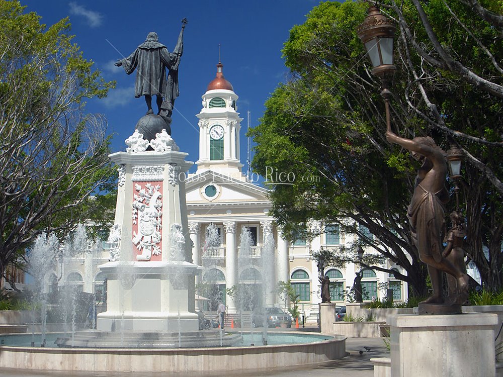 Cristobal Colon en la Plaza Colon, Mayaguez https://goo.gl/maps/aNhtdDUjzbL4yuPSA