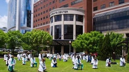 Moment of Silence:  UAB OBGYN joins healthcare workers in reflection &amp; renewed commitment for health &amp; safety of people of color:  our patients, colleagues, family, friends, &amp; entire community.  #WeHearYou  #UWIRC  @UABSOM <a href="/UABNews/">UAB</a>