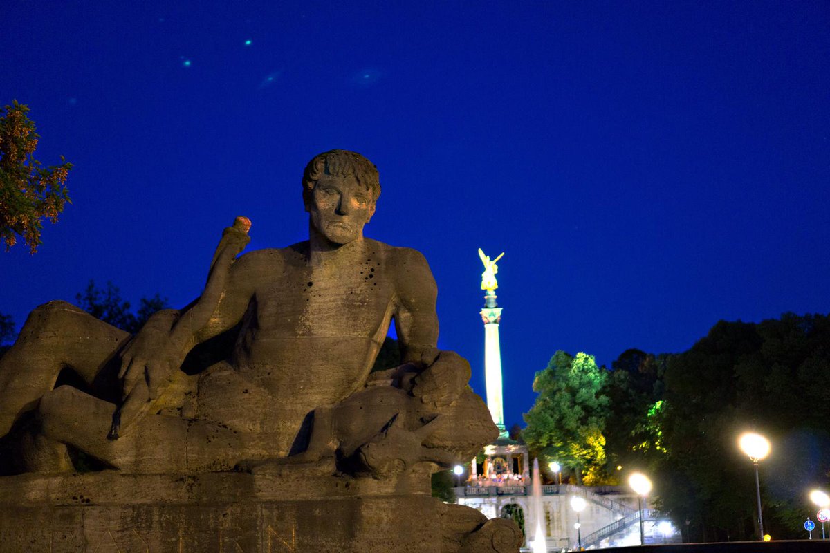 CinnamonCircle's tweet photo. #Munich @ night

Immer wieder schön ... / always #beautiful / toujours belle

#Friedensengel #Europaplatz #Bogenhausen #Isar 

#itsNIGHTtime https://t.co/vENmtNLiCC