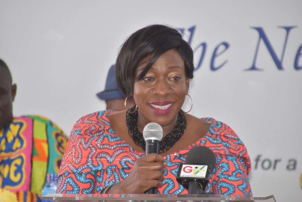 pesni_o_dyshnom's tweet image. ))) «Если вас продолжают притеснять в Америке, приезжайте и живите в Гане, мы создадим необходимые условия, у нас сейчас недостаток образованных и целеустремлённых людей» - так министр туризма Ганы обратилась к афроамериканцам.