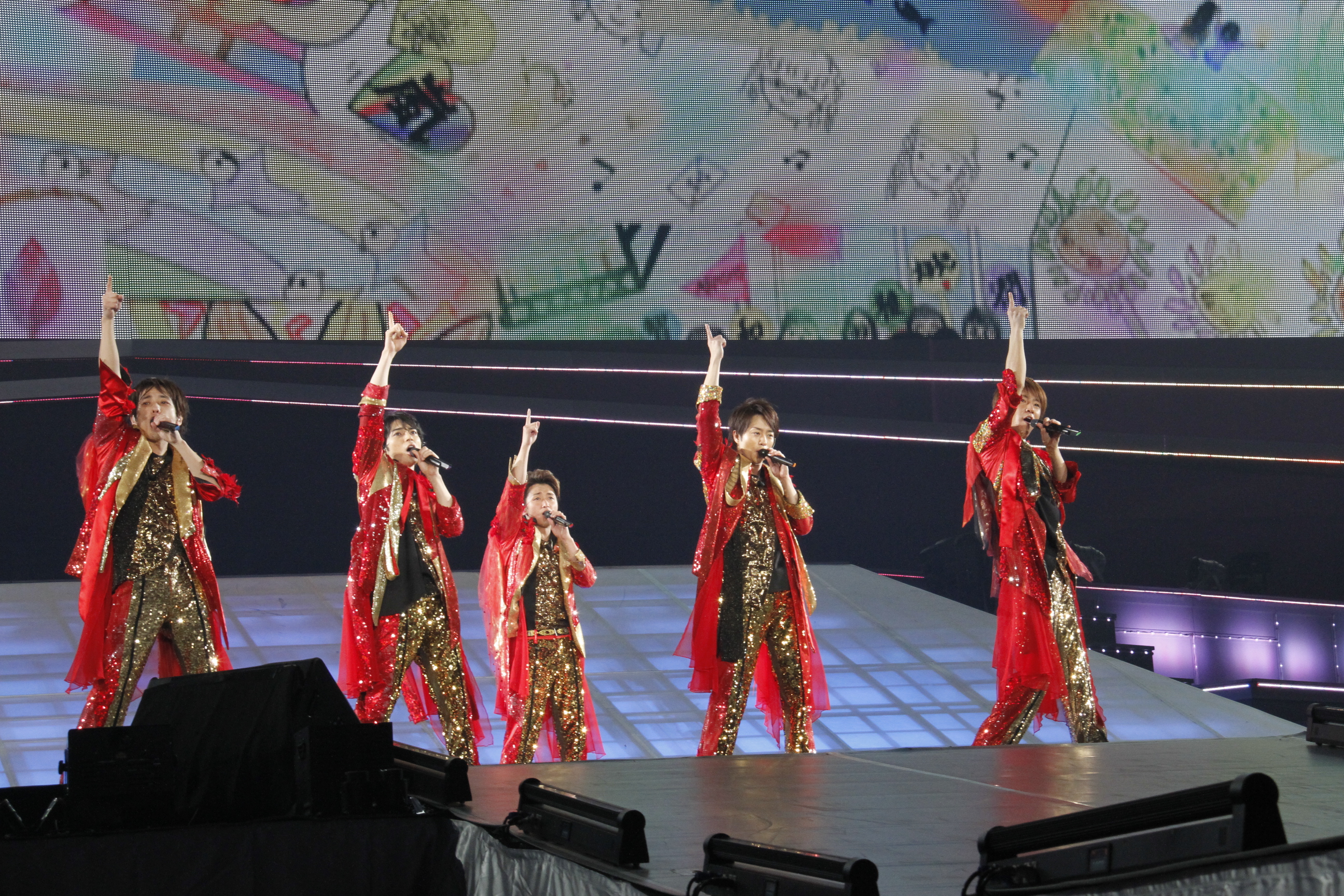Amazon.com: Live Tour Beautiful World : Arashi: Movies & TV