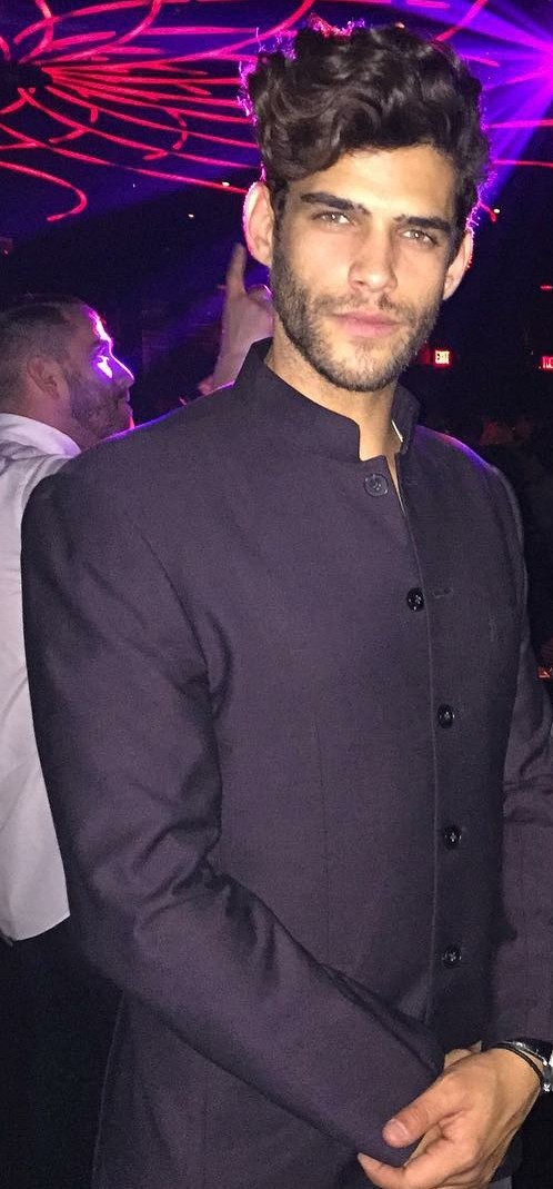 RussellBaynxs's tweet photo. Party night.

#BeholdTheDevilsGarden https://t.co/Msad3OwfJH