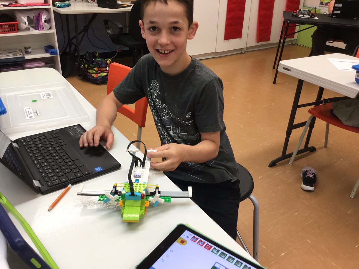 cshbo_envolee's tweet photo. Défis tirés du Carnet du petit ingénieur #Splitom #Lego #Wedo #cshbo https://t.co/wp1PeqPcSa