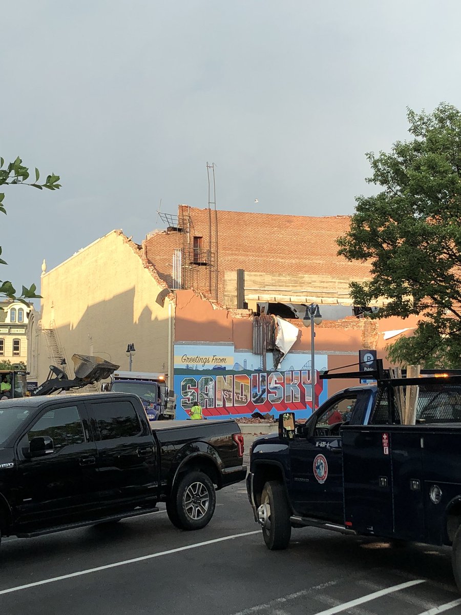 ECYDOhio's tweet photo. The Sandusky State Theater is one of the highlights of downtown: a home for artists and lovers of the arts alike. #SanduskyStrong #StateTheater https://t.co/prxrpwusk1