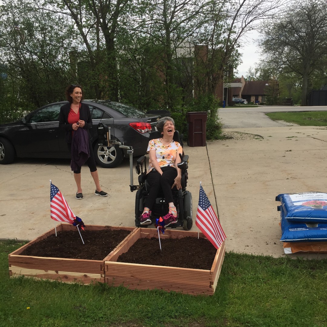 HH_illinois's tweet photo. The clients in our residential homes have been taking advantage of the beautiful weather. Through gardening, our clients are able to discover and learn while doing something productive.
#WellnessWednesday #transform #connected #genuine #nonprofit #developmentaldisabilites https://t.co/GWbkzrEbLd
