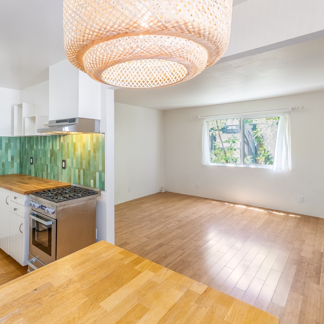 Avenue 8 tweet media