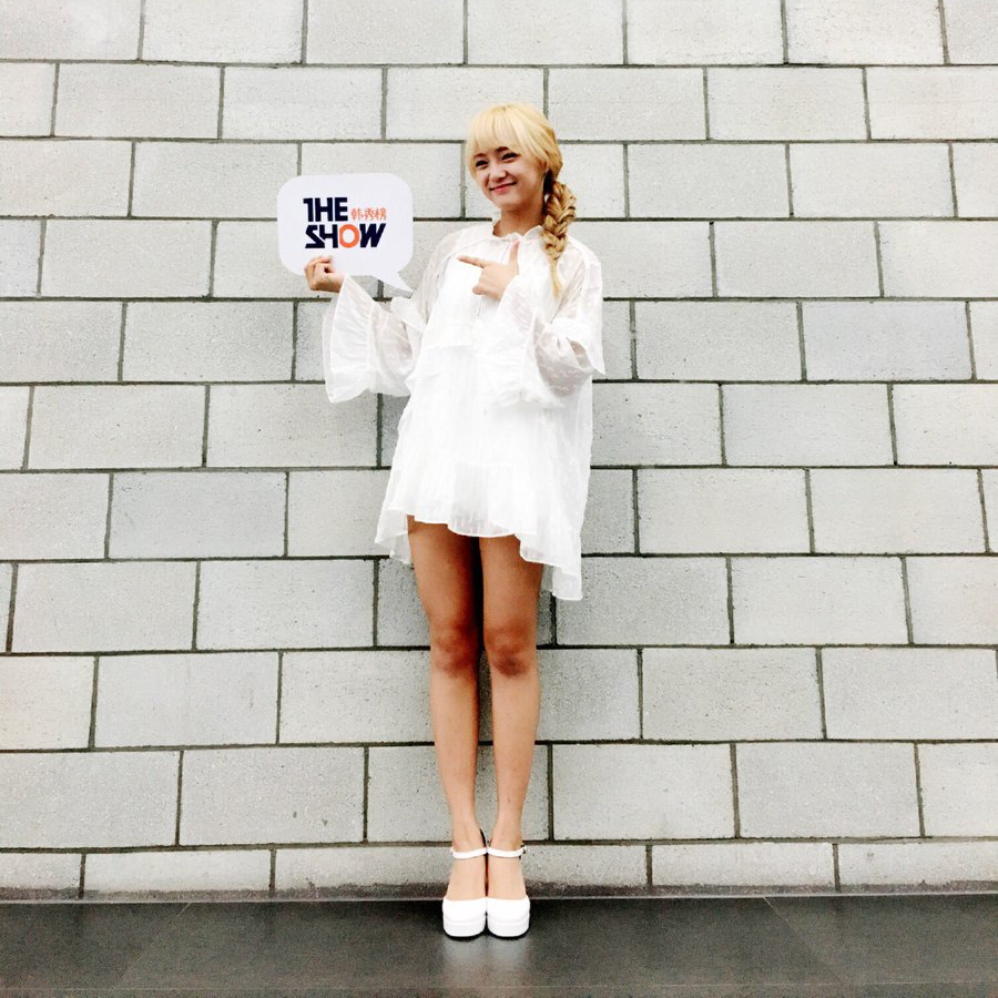 ElLEENOFFICIAL's tweet photo. 에일린 — EILEEN'S UPDATE:
ㅤㅤㅤㅤㅤㅤ#THEPINKDEBUT #MAKEITPINK
ㅤㅤㅤ ㅤㅤㅤㅤㅤㅤㅤㅤლ 10/06
Me siento muy feliz de estar presente en este maravilloso debut, mucha suerte a las chicas. Estoy lista para presentarme en un ratito más. Fighting!! https://t.co/9biuh9Vxit