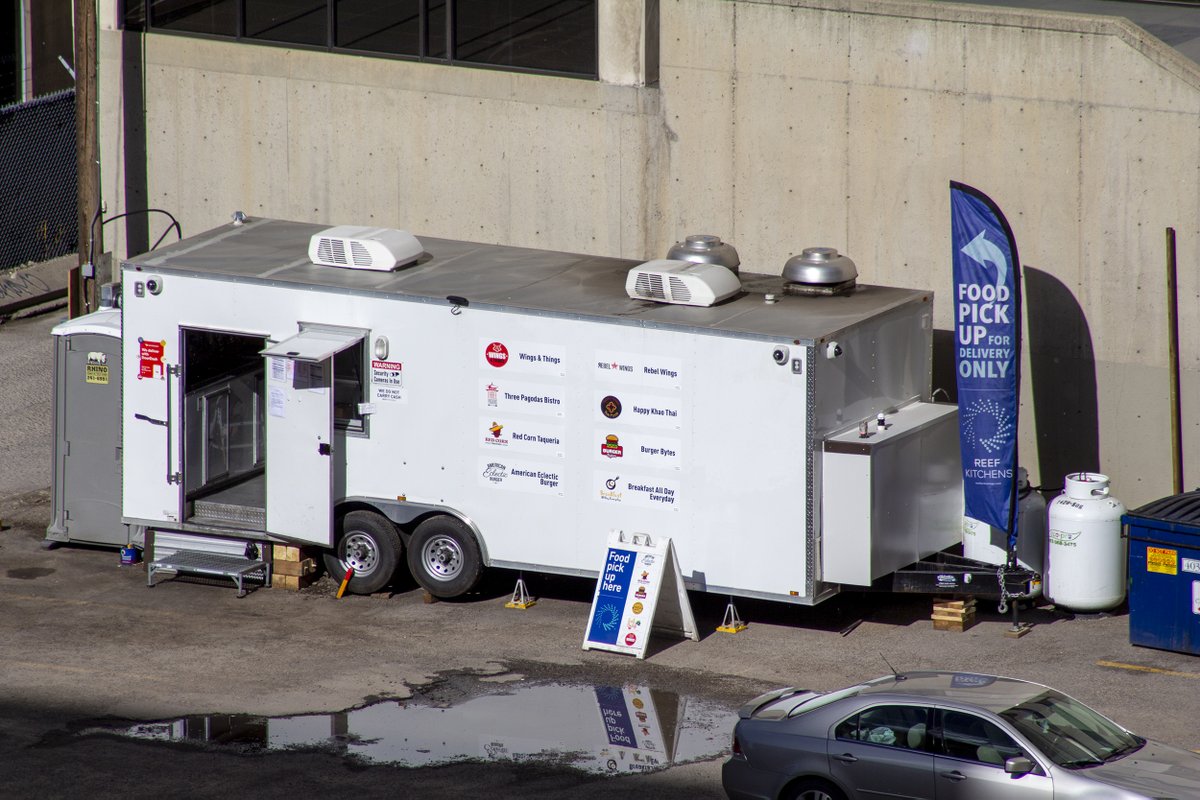 Cm On Twitter This Ghost Kitchen Showed Up Not Too Long Ago In The Parking Lot Across The Street Such A Weird Concept But I Guess It Works Yyc Yycfood Https T Co N36fovvgim