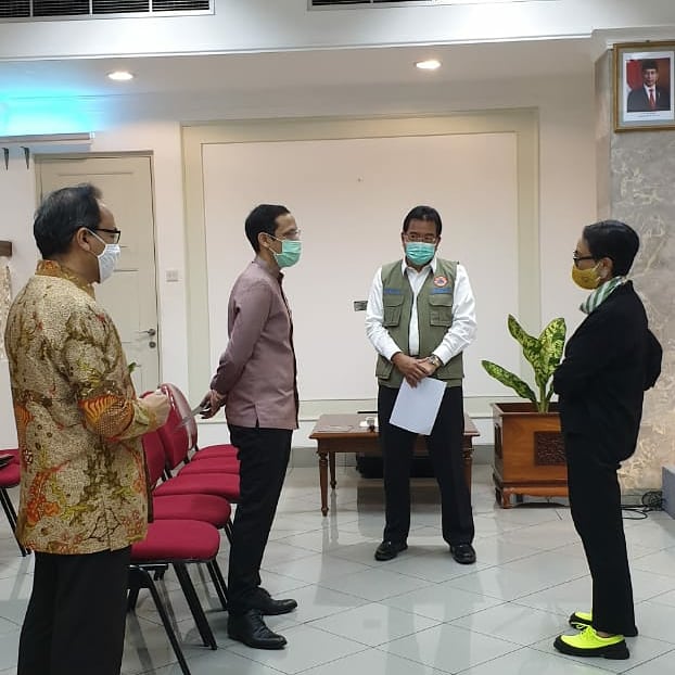 MasMenteri's tweet photo. Teruslah bekerja keras meskipun akan selalu ada yang menutup mata.

Teruslah bekerja cerdas meskipun akan ada pihak yang mempertanyakan

#MerdekaBelajar #BelajardariCovid19 #CegahCovid19  #TenagaKependidikan #PendidikanUntukSemua #NadiemManaMahasiswaMerana #NadiemDicariMahasiswa https://t.co/s11pT1wG0u