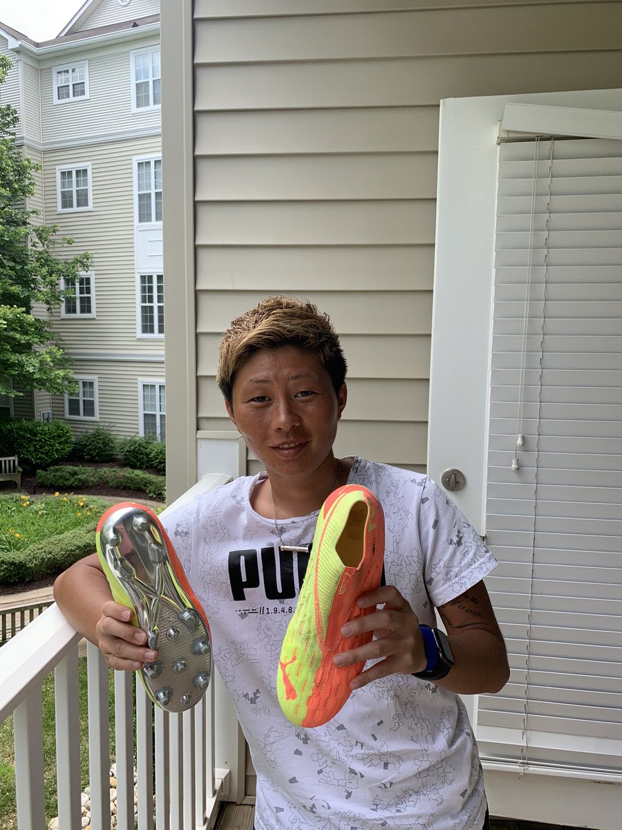 Kumi Yokoyama 横山 久美 簡単な英語でinstagram更新したらたくさんチームメイトがコメントしてくれてみんな優しいな I M So Happy Because Everyone Commented So I Want To Study English More ってことでnew Cleats 紐なしで履いてまーす