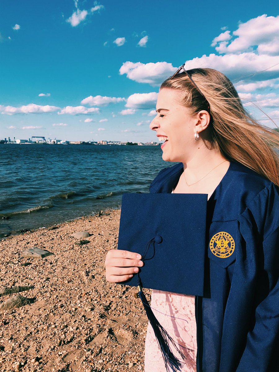 ginnaaalm's tweet photo. What a time 🤙🏼 #graduated #drexeluniversity #summacumlaude #honorsdistinction #businessadmin https://t.co/U6Xb42kuNE