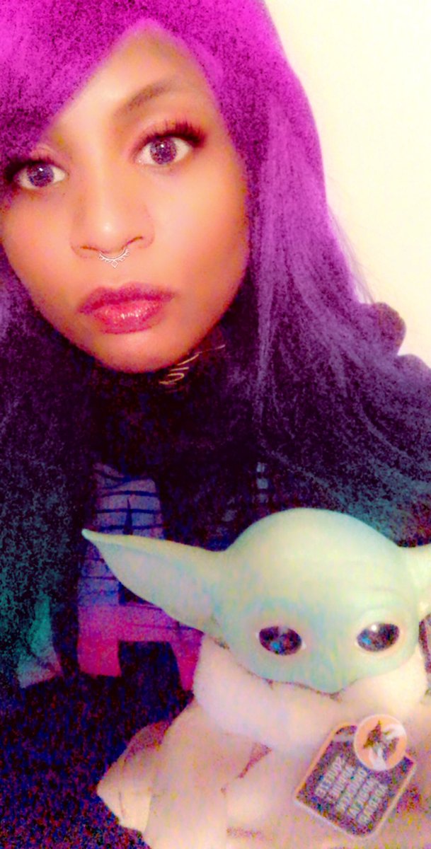 spookybatqueen's tweet image. #moreselfies #SorryNotSorry #chillin #browneyes #babyyoda