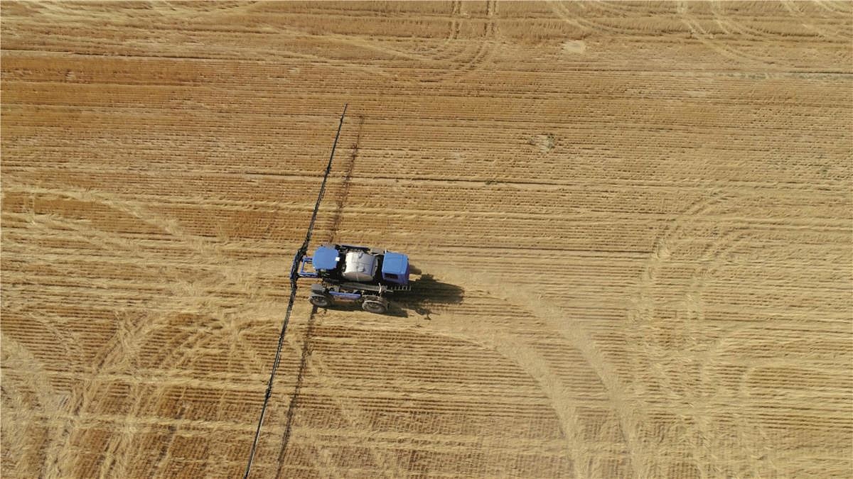 triagimp's tweet image. Make long hours in the field effortless with the IntelliTurn™ system for hands-free headland turns on Guardian™ sprayers. bit.ly/2YcUzSE