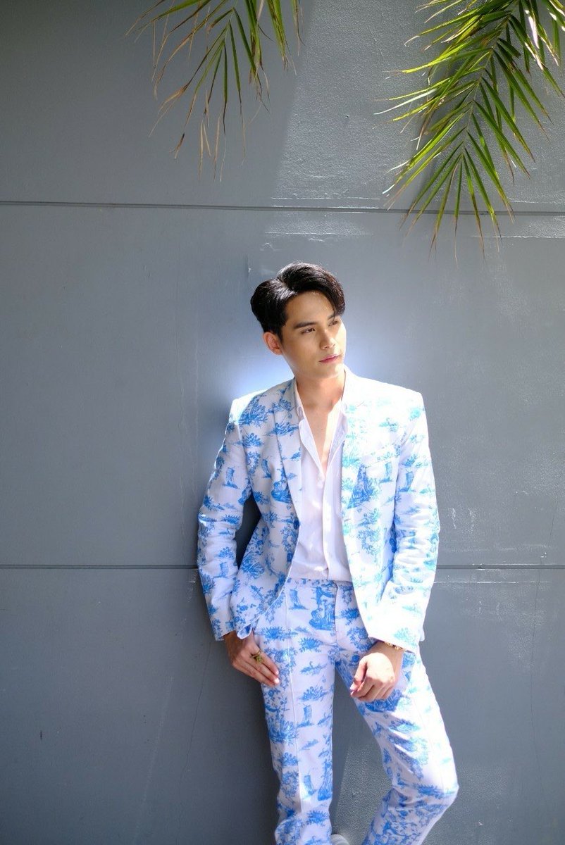 Kittikun_FC's tweet photo. เช้านี้อ้ายจะมาพูดคุยและร้องเพลงไปฟังนะจ๊ะที่ Bigo Live FocusAF12 ช่วงเวลา 10.30 น. ไปดูอ้ายเรียลลลเด้อ 😁 
#อ่อยอ้ายแม่นบ่
#โฟกัสกิตติคุณ
#focus_af12 
#เทพบุตรลูกทุ่งอิสาน https://t.co/KwNBJ7ZQb2