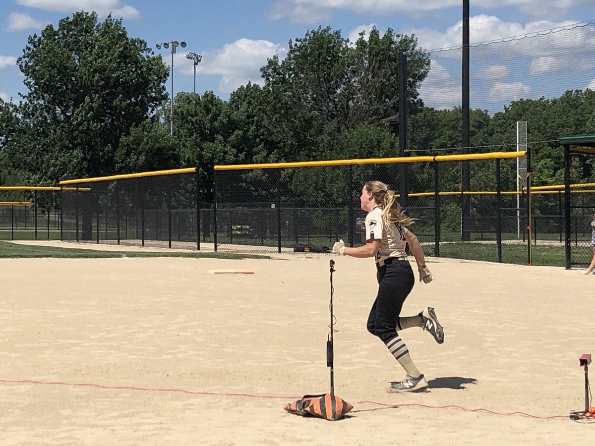 south_04's tweet photo. Thank you @AthPro360Sports @TopGunEvents @PlayMSP for the Virtual Recruitment Combine!  For many of us, this was our 1st  opportunity for getting film &amp; stats for recruitment.  

You didn’t have to do this, but you did. We are appreciative &amp; ready for TGI2020!  #sdrenegades https://t.co/LCWoFreVhj