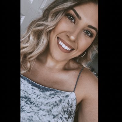 melissamcarty's tweet photo. #NewProfilePic https://t.co/7C5CRE8cRa