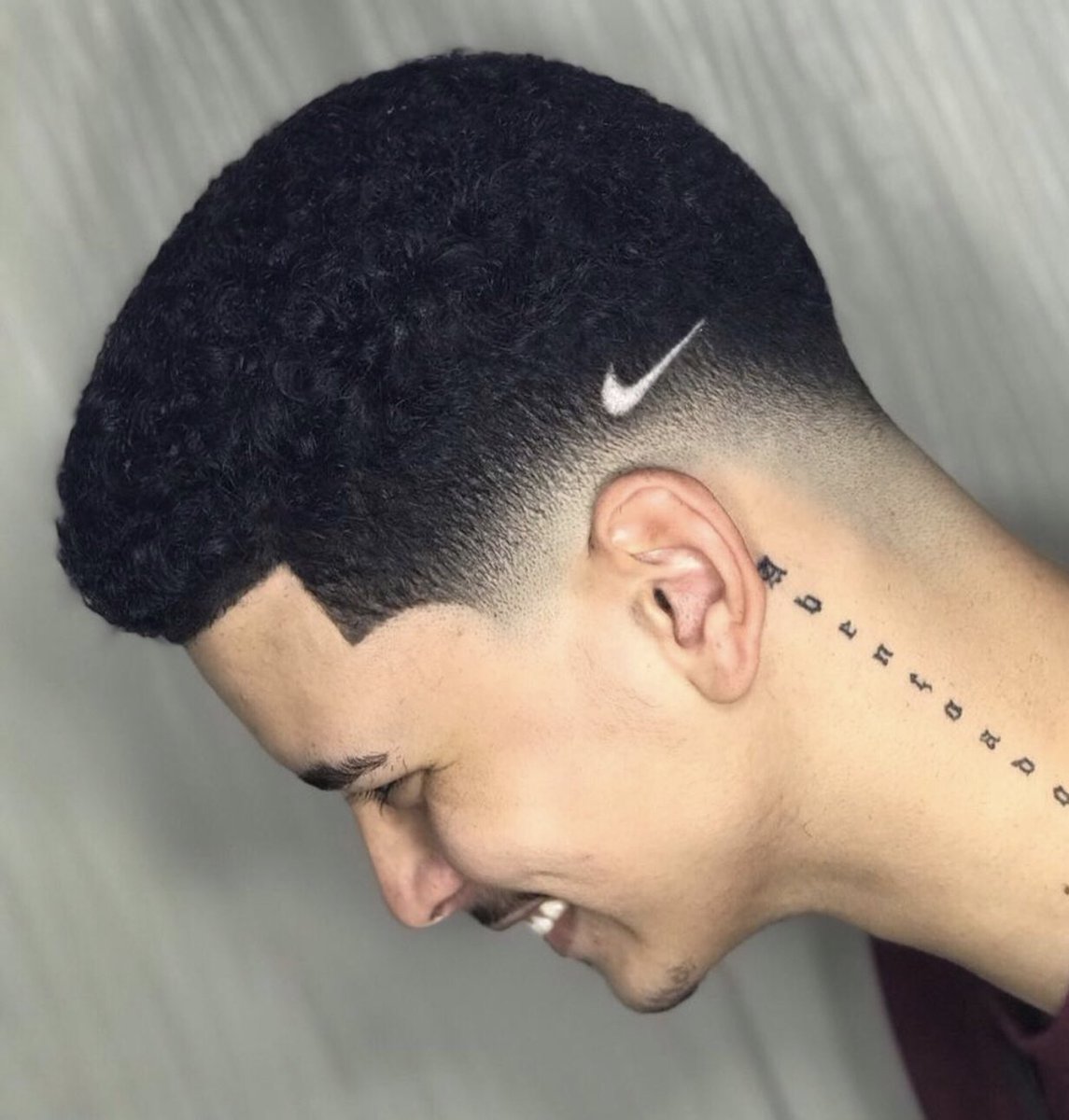 DisfarceF's tweet photo. Jaca + Nike https://t.co/gTrSRBBzQF