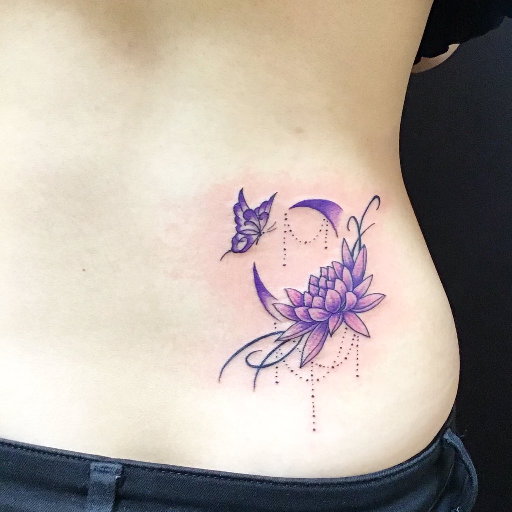 新宿タトゥー Fox Gate Tattoo Sur Twitter 腰 月下美人 月 蝶のタトゥー By 正彩 6月11日本日も営業中 和彫りからワンポイント B Gまで幅広く対応のタトゥースタジオ 東京新宿fox Gate Tattoo 新宿駅徒歩7分 個室ブース完備 その他 作品はコチラ