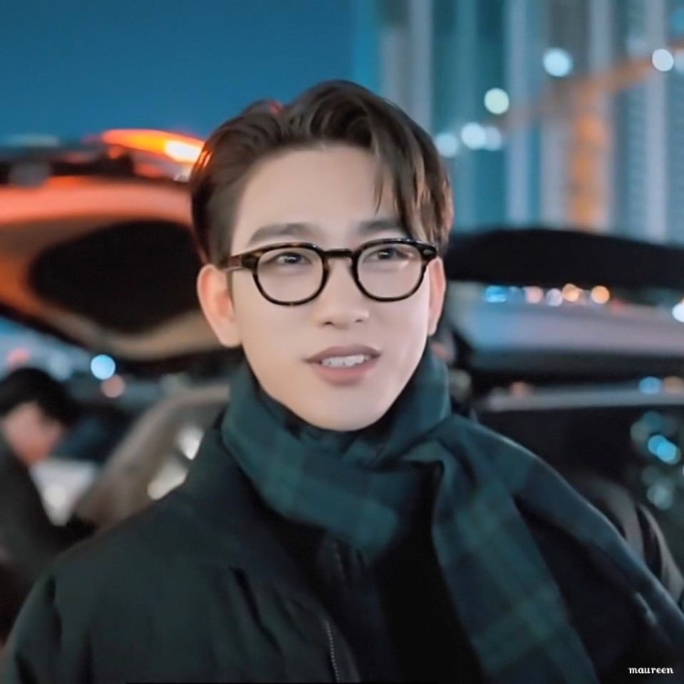 Jinyounghe looks like the univ boyfriend that only exists in our fantasies  @GOT7Official  #GOT7  