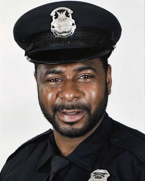 AdrianNov89's tweet photo. @TheBrandiRhodes @AEWrestling @AEW_Heels @FiteTV @tntdrama @AEWonTNT @sgovintage @dustinrhodes @realmmarshall1 @CodyRhodes Too bad not single penny from those proceeds will go to the families of Captain #DavidDorn and officer #WaldisJohnson.
#BlueLivesMatters https://t.co/WzHcrhB30z