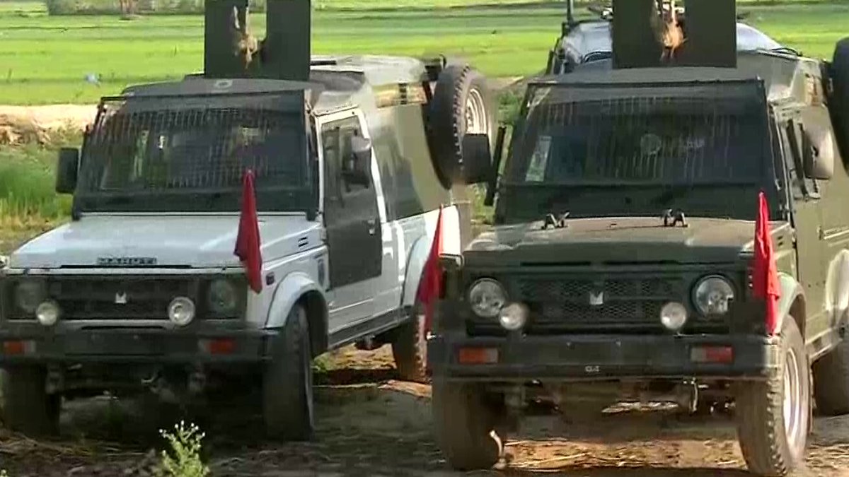 thefirstindia's tweet photo. Encounter has started at #Pathanpora area of #Budgam district. Police and security forces are carrying out the operation. Further details shall follow: Kashmir Zone Police (Visuals deferred by unspecified time)

#budgamkilling #BudgamEncounter #IndianArmy #Kashmir https://t.co/6lxGeGPRGH