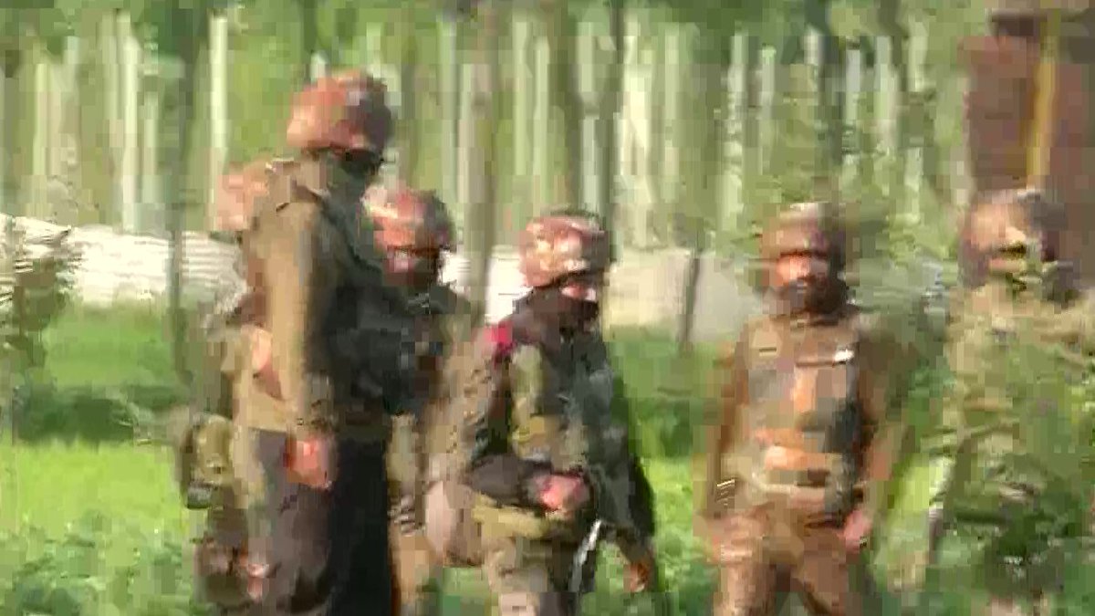 thefirstindia's tweet photo. Encounter has started at #Pathanpora area of #Budgam district. Police and security forces are carrying out the operation. Further details shall follow: Kashmir Zone Police (Visuals deferred by unspecified time)

#budgamkilling #BudgamEncounter #IndianArmy #Kashmir https://t.co/6lxGeGPRGH