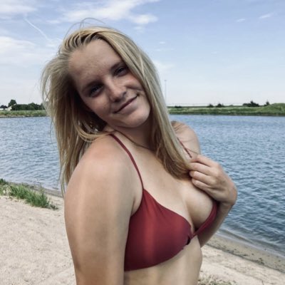 _lillycast_'s tweet photo. #NewProfilePic https://t.co/iJ4HDy7Q9G
