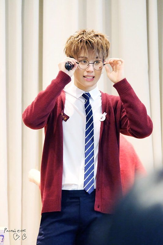 Yugyeomplus those specs!!! i die @GOT7Official  #GOT7  