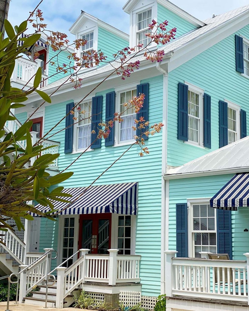 MarquesaHotel's tweet photo. Time slows down and your worries melt away... Who’s ready to slow down time? #MarquesaTime #KeyWest #BookBow https://t.co/gd7trgVdnz https://t.co/tyx4jvnuK0