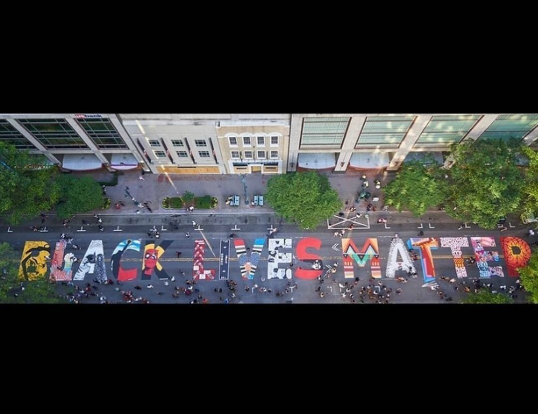 stormbrasil1's tweet photo. Storm on the large mural of the #BlackLivesMatter made in Charlotte. 😭
By Complex https://t.co/aZjyADIbyz