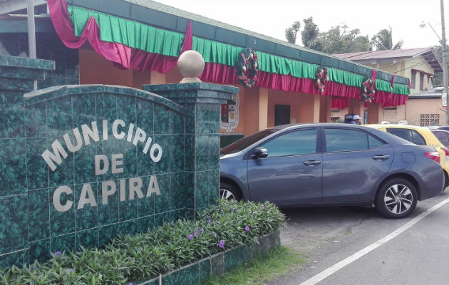 EarleTony's tweet photo. A la izquierda el distrito de Capira en Panamá Oeste.
A la derecha Reinhard Heydrich, la Bestia Rubia,  uno de los nazis más crueles, sádicos y despiadados. 

Ambas fotos están unidas por un hilo de sangre… (abro el hilo) https://t.co/LoL7bUVrVS