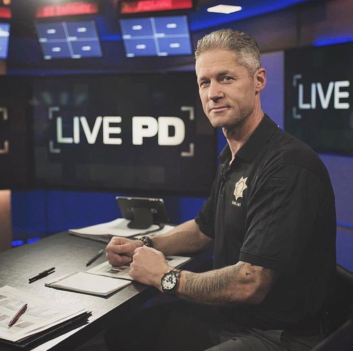 americancatmom2's tweet photo. The whole reason I started watching Live PD was because of @Sean_C_Larkin
Now you're taking him away from me! 😭😭😭
#LivePD #LivePDNation #seanstickslarkin #sticks https://t.co/BLWeXSTHmG