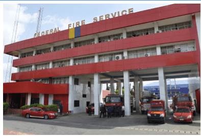Worldstagegroup's tweet photo. The Minister of Interior, Rauf Aregbesola says the Federal Fire Service responded to 2,615 fire calls, saved 724 lives and assets worth N1.629 trillion between June and October 2019. #FederalFireService #RaufAregbesola https://t.co/r6TcyLT8jo https://t.co/v2nsinMNCQ