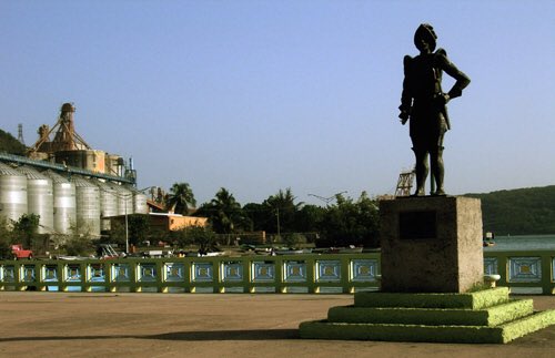 Juan Ponce De Leon en el Malecon de Guanica https://goo.gl/maps/fXxX2LjxPKym1c6H9