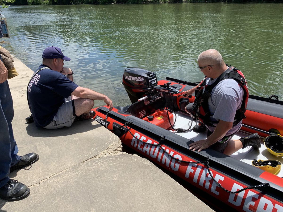 IAFF1803's tweet photo. RFD Marine 1 took its maiden voyage on the Tulpehocken Creek & then the Schuylkill River this past weekend. Had great weather & did some good training!
#ReadingPaFire #RFD #Marine1 #Rescue1 #Brush2 #Car5 #IAFF #IAFF1803 #ZodiacRescueBoat #Evinrude30HPRescuePro #PumpJet https://t.co/NPgSKS5YkO