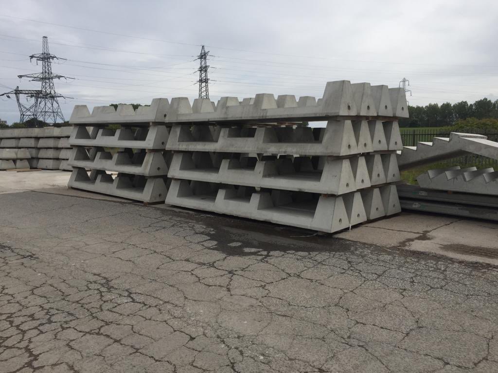 ocher_p's tweet photo. Poacher Blocks ready and waiting for your orders! #rolluprollup https://t.co/19IFP6yPzm