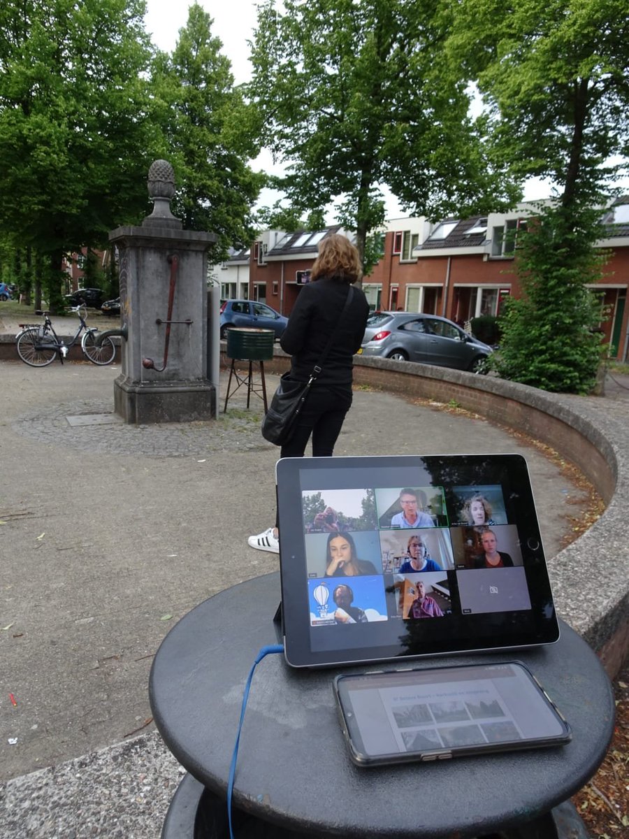 In gesprek met inwoners over hun buurt. Een avond Kerkveld om de ruimte te verkennen. #BetereBuurten.  Inwoners die meekijken, gids zijn en hun mening geven. Mooi werk!