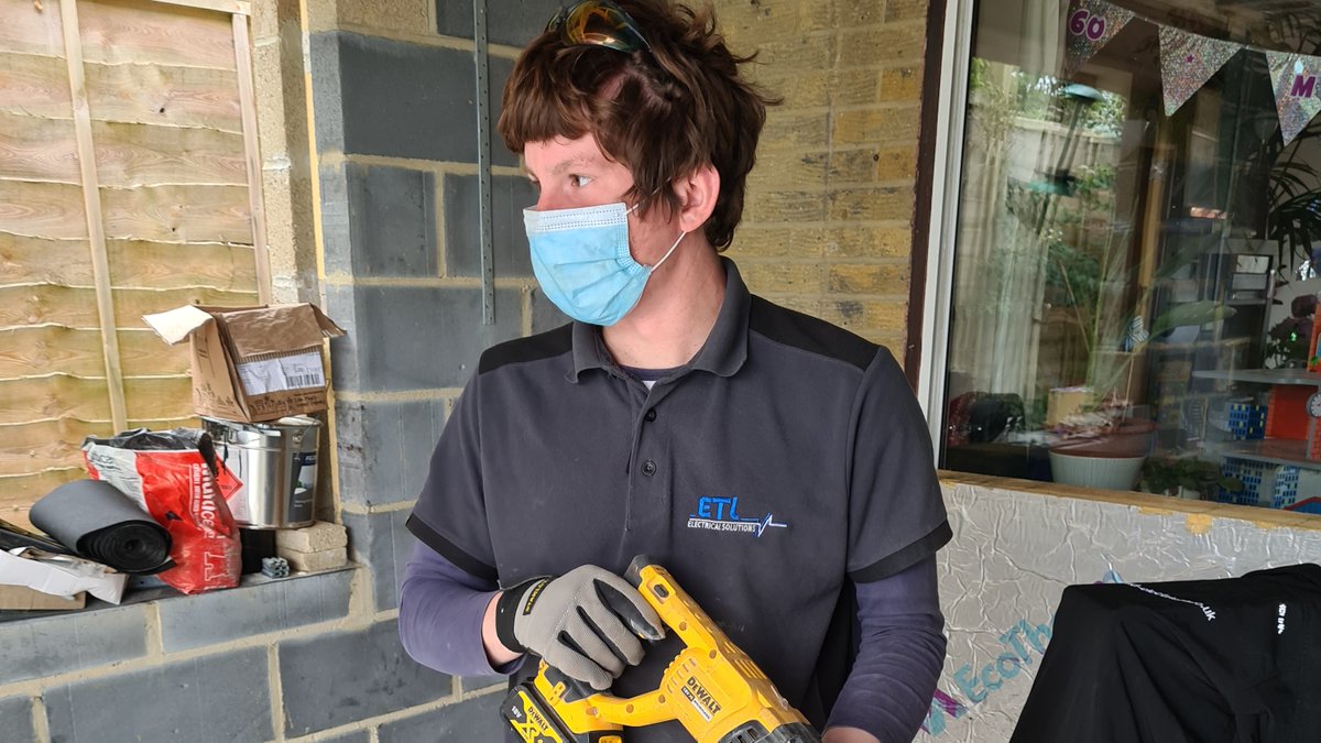 Electrician_IOW's tweet photo. Meet The Team Week...
Hey folks, check out our latest post on our Facebook page for our #MeetTheTeamWeek.
https://t.co/EFsDxJ2IBY
Today we meet ETL apprentice electrician, Matt Quelch.
#electrician #sparky
#isleofwight #iow
#ETLElectrical
#MeetTheTeam https://t.co/oEgy8l4Bf8