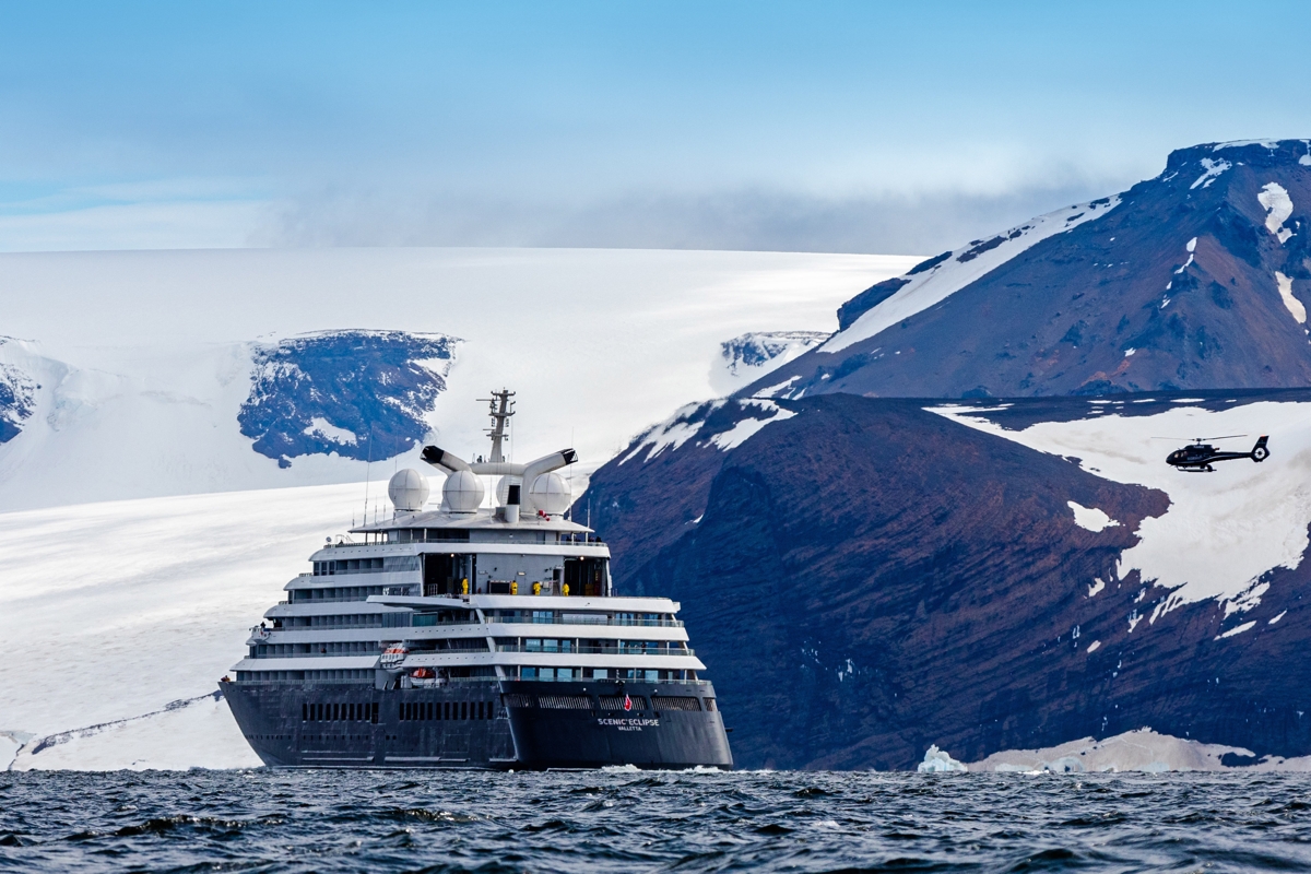 ScenicCruisesDE's tweet photo. Egal ob #Arktis oder #Antarktis – die #ScenicEclipse fährt in beide Polargebiete. Wir haben für Sie einen Leitfaden erstellt, der Ihnen dabei hilft, zu entscheiden, welcher Pol der richtige für Sie ist. Sollte Ihre Reise nach Norden oder Süden gehen? https://t.co/6TEFT9GpK9 https://t.co/e8Y3aWeRWy