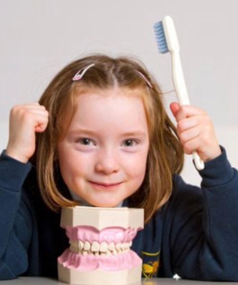 NHSGGC's tweet photo. A great activity to do just now at home during COVID-19 is to get the children to draw fruit, makeup smiley faces, play health snack games. π A smile can be one of the first things u notice about a person. Teeth help with communication & eating. π #nhsggc #getbrushing https://t.co/XZLoaf9lOS