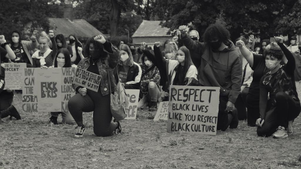 Rbfilmsuk's tweet photo. BLM in Oxford #BlackLivesMatter #EqualityForAll https://t.co/VrLPoNp9nP