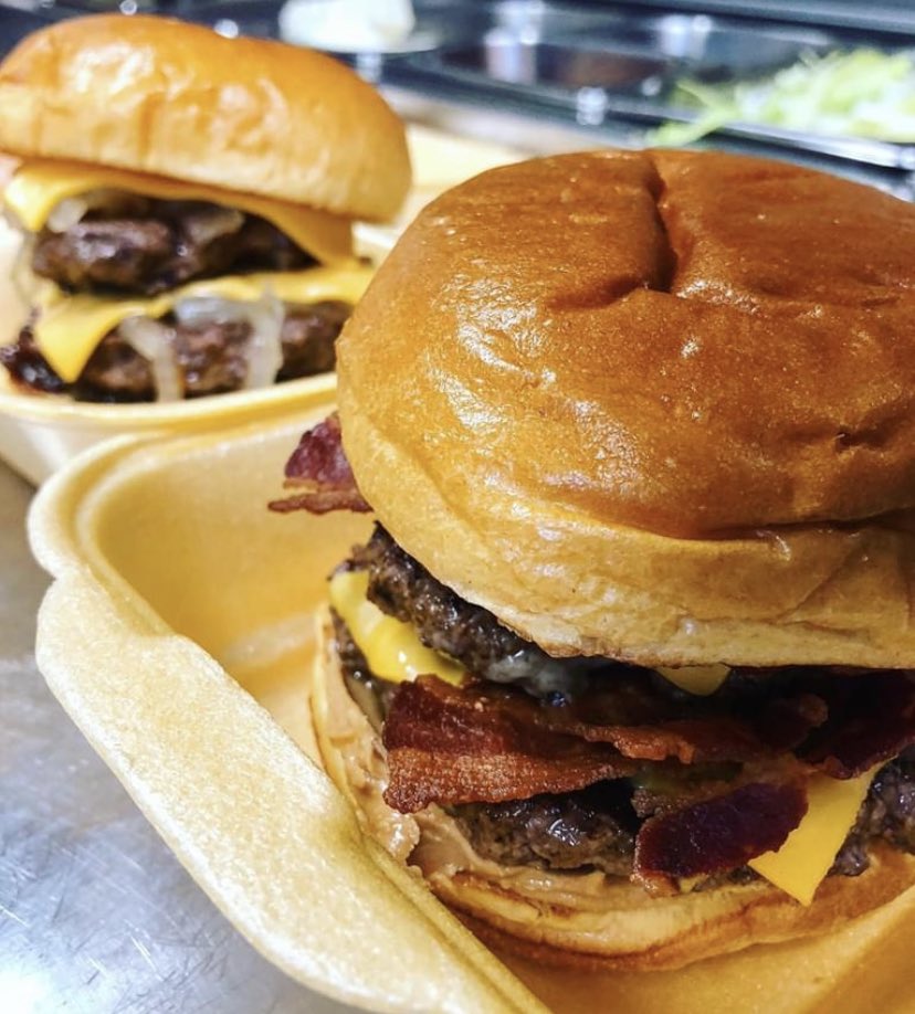 Anyone for a burger this weekend? Drop us a message via Facebook and will cook. We offer delivery too! 
.
Check out our website at:
meatnewport.co.uk
.
#followersinstagram #newport #supporttheport #burgers #burger #burgerporn #burgerholic #burgerporn #burgertime #nom