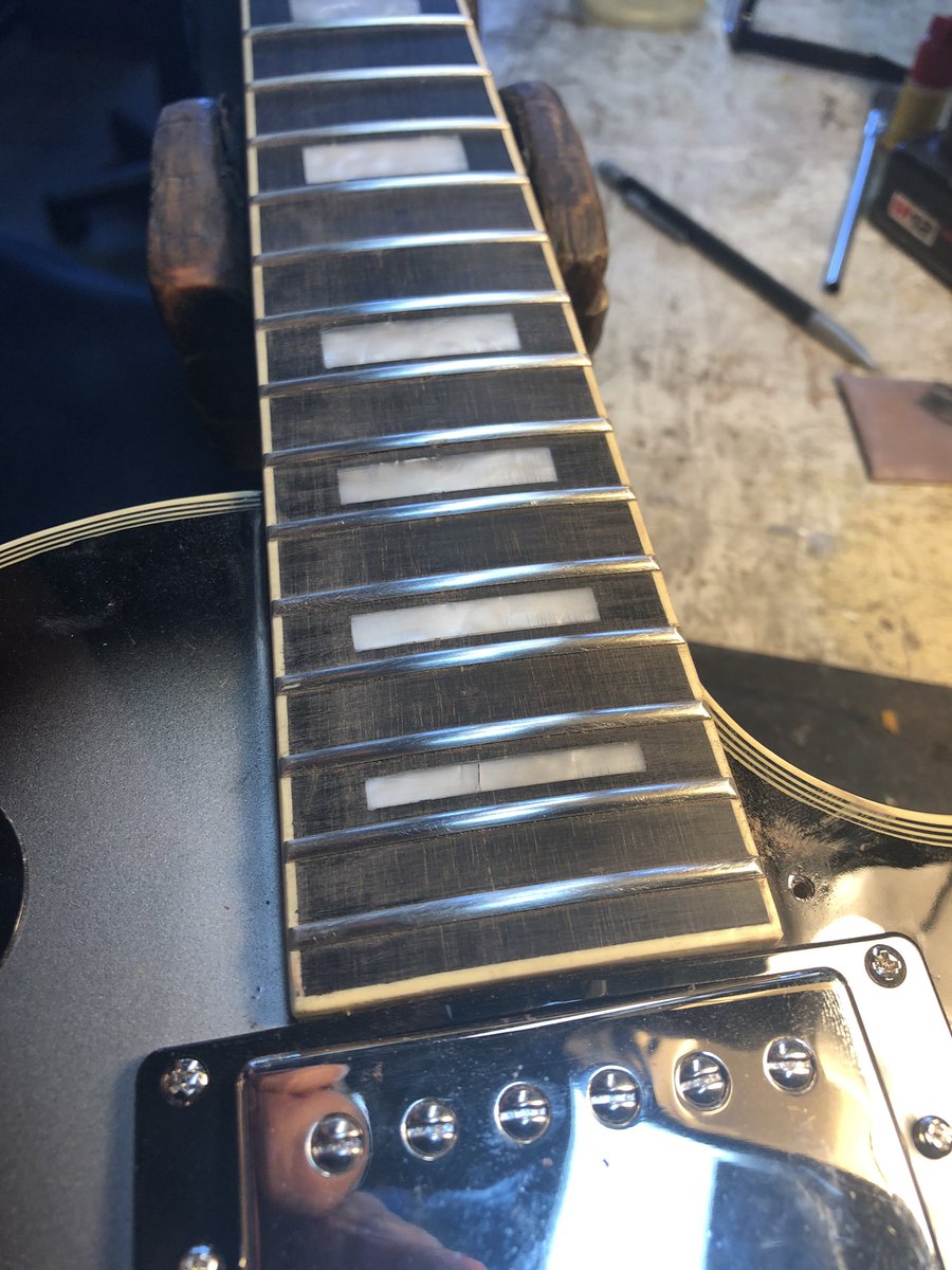 AZGuitartech's tweet photo. Epiphone Les Paul Pro Custom. Fretboard repair and setup Avguitartech@yahoo.com 661-434-7146 #avguitartech #repair #guitartech #guitars #guitarrepair #luthier #setup #stewmac #peterson #musicnomad #epiphone #lespaul #procustom #fretboard #daddariostrings #daddario #daddarionyxl https://t.co/CSenSyxsvO