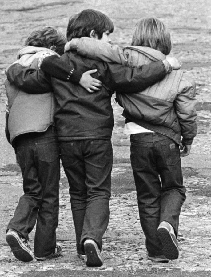ReinoCarl's tweet photo. Que buenos tiempos, con los amigos del barrio, jugar todas las tardes. https://t.co/UTOxWVHbtI