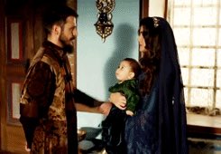 Mihrunnisa_Mx's tweet photo. @_SehzadeMustafa @AFieryPadisah Ahora sí, familia completa 👨‍👩‍👦 https://t.co/pPczaJFqDu