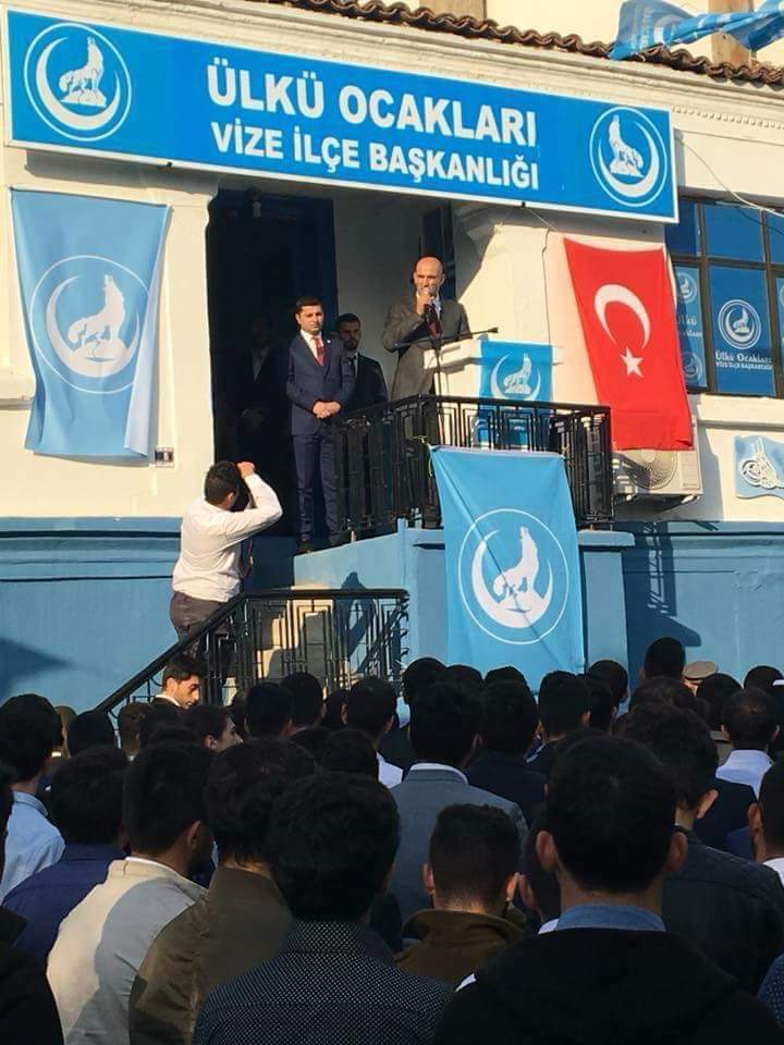 Mecliste bir Yiğit...<a href="/OlcayKilavuz/">Olcay Kılavuz 🇹🇷</a>