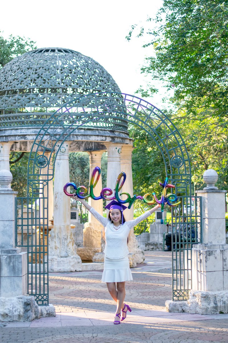 ibaphoto's tweet photo. Diana | Senior Session #houstonseniorphotographer #houston #aliefisd #celebrate #classof2020 #portrait https://t.co/61Ou5lMlRq
