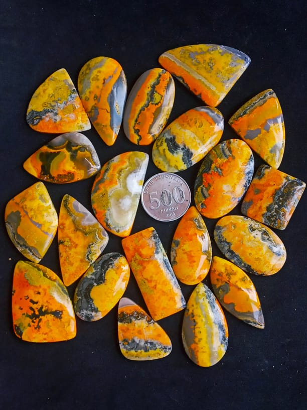 DedeWahidinPam1's tweet photo. various types of bumblebee for sale.
payment: via paypal can also bank to bank.
Shipping: By DHL Express, EMS Post.
#bumblebee #bumblebeestone #cabsforsale #usatone #hongkongstone #jewelrydesigner #jewelry #jewelrymaking #bohemian #lapidary #crystals #healling #reiki #Crystal https://t.co/RohK58kF8Z