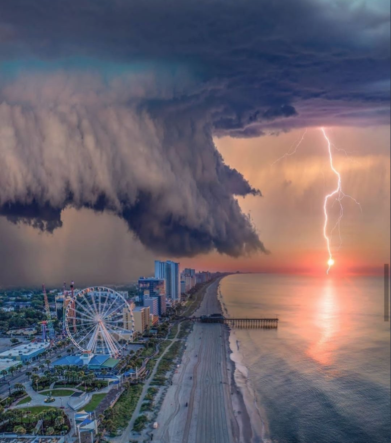 sailworx's tweet photo. #Research has found that the extra #heat generated around #cities makes #thunderstorms more #intense. This is known as the #UrbanHeatIslandeffect. Heat from activities such as #drivingcars & the vast amount of #heatabsorbing #concrete in #bigcities leads to warmer #air. https://t.co/YlSKQirhMV