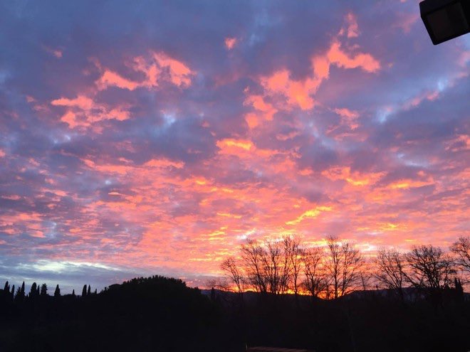 Non pensare mai di essere sbagliato... pensa sempre che sei UNICO!! ♥️ #Buongiorno  💋 Anche questo giovedì è tutto nostro...🌹